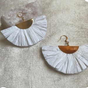 WHITE PAPER FAN EARRINGS       c